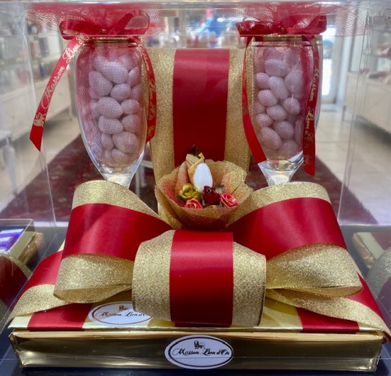 Juego de copas de cristal con borde oro