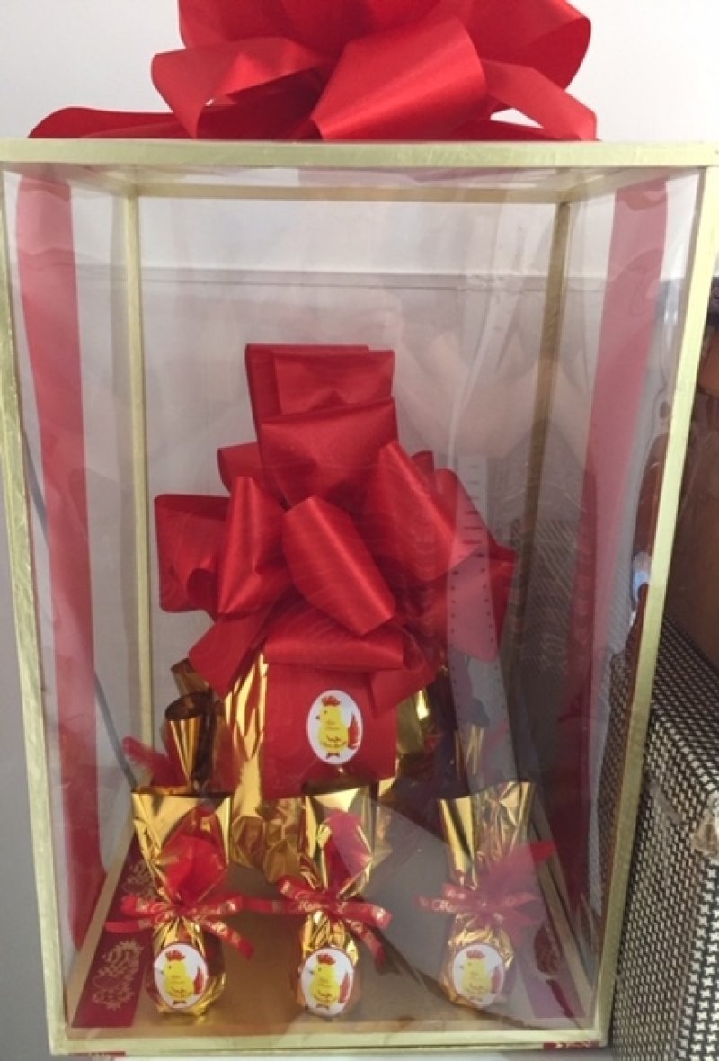 Regalo Especial Huevo de Pascua 2 kg con 6 huevos 50 gr. 