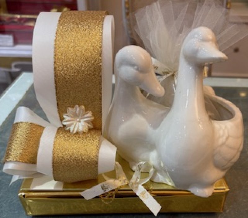 Centro pareja patitos con almendras